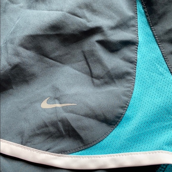 Nike women’s athletic shorts - Picture 3 of 3